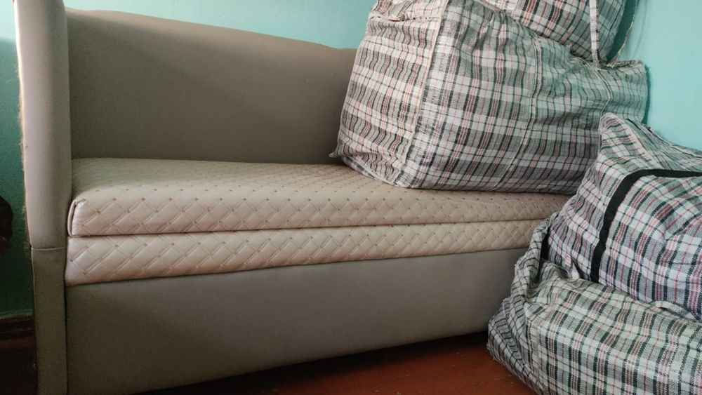 Продаю кухонный диванчик открывающимся ящиком