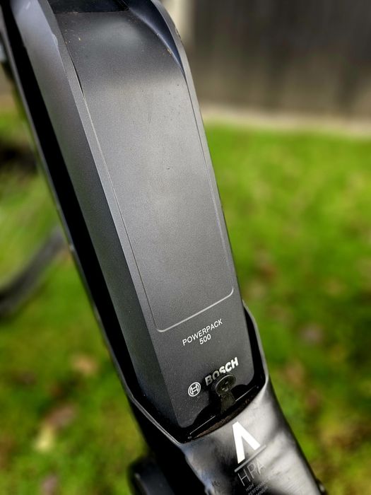 Bicicleta electrică CUBE