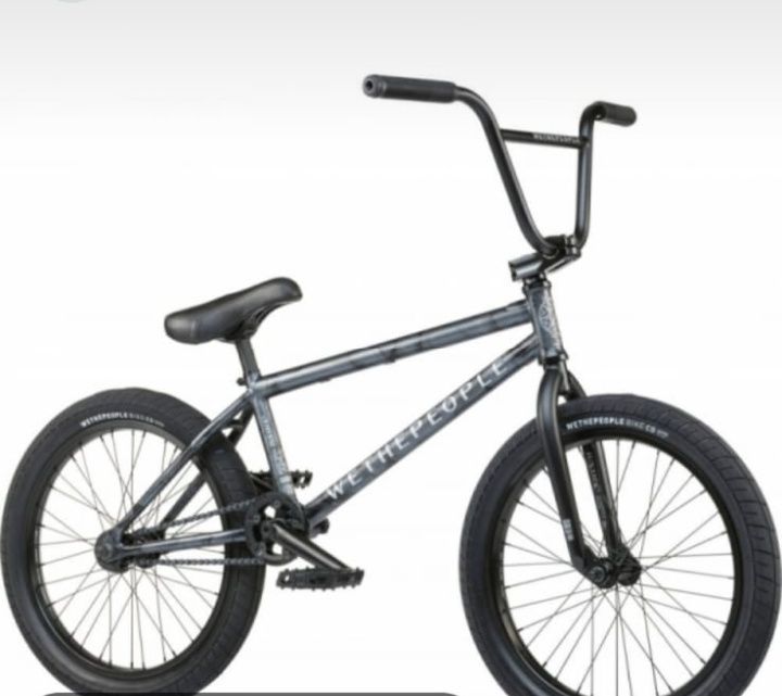 Трюковой велосипед BMX в хорошем состоянии