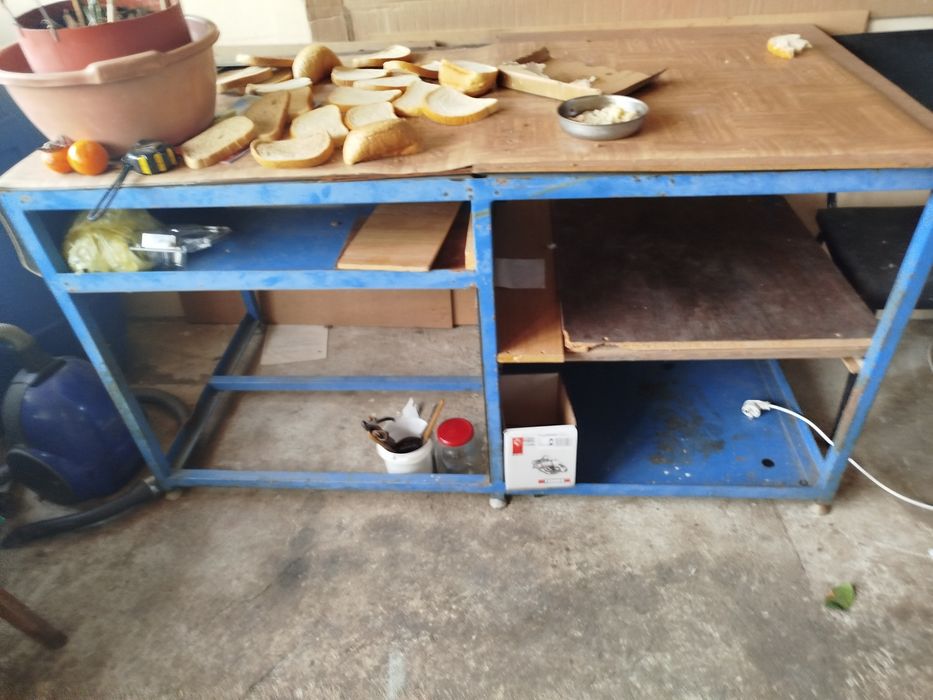 Маса метална,шлосерска