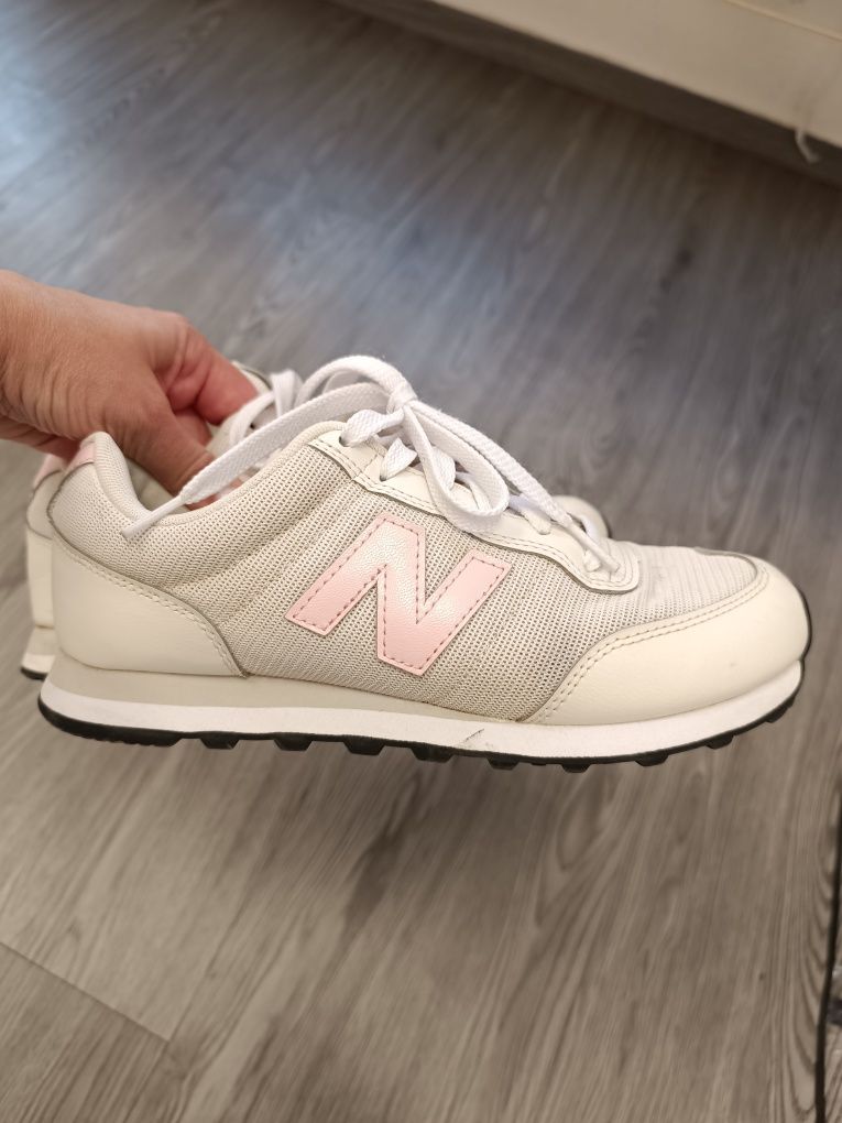 Маратонки new balance 400 39 номер