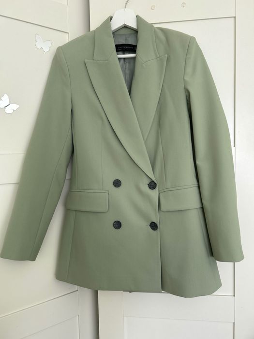 Блейзър в бледо зелено