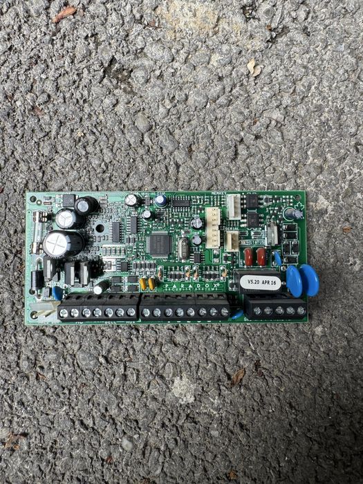 Placa centrala sistem de alarma Paradox - blocata