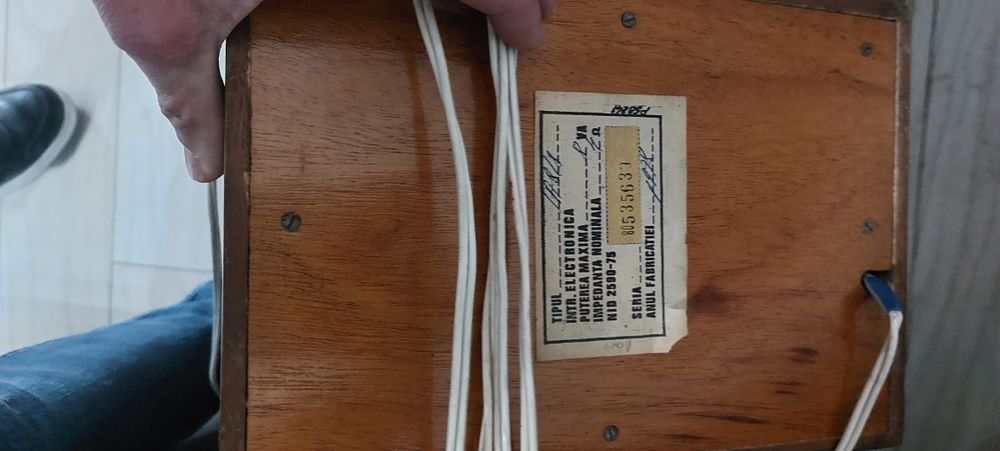 Radio antic de vânzare in start bună de funcționare