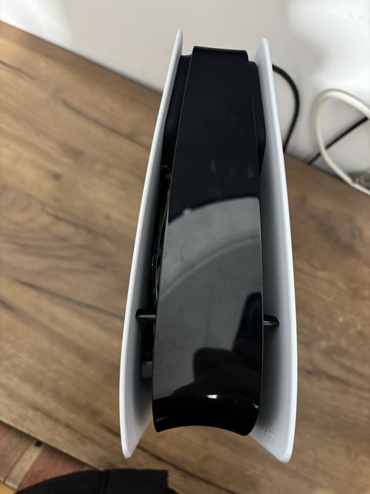 PlayStation 5 Impecabil, NOU