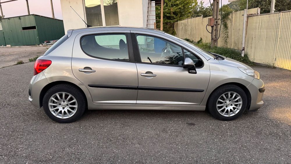 Peugeot 207 1.4 hdi / 2008 / proprietar
