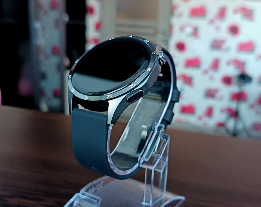 Ceas smart rezistent la apă