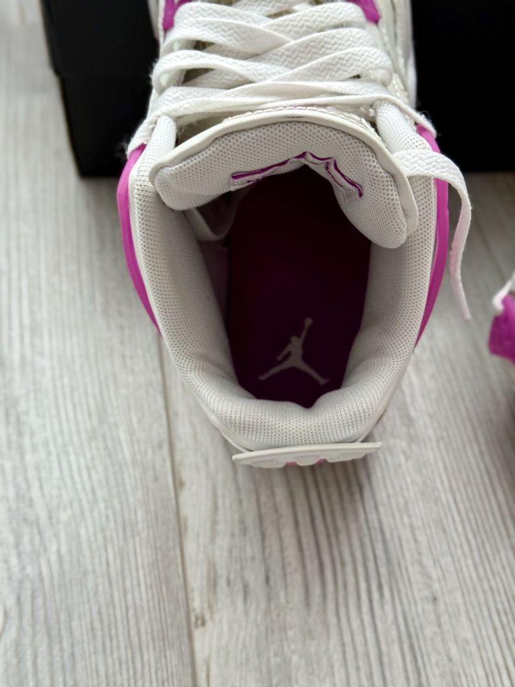 Оригинални маратонки Nike Jordan 37,5