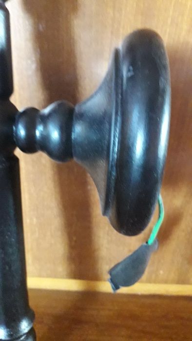 Лампион ,стенен,от дърво