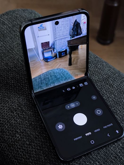 Samsung Galaxy flip 5