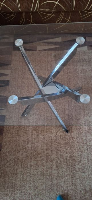 Стъклена маса Ливела помощна