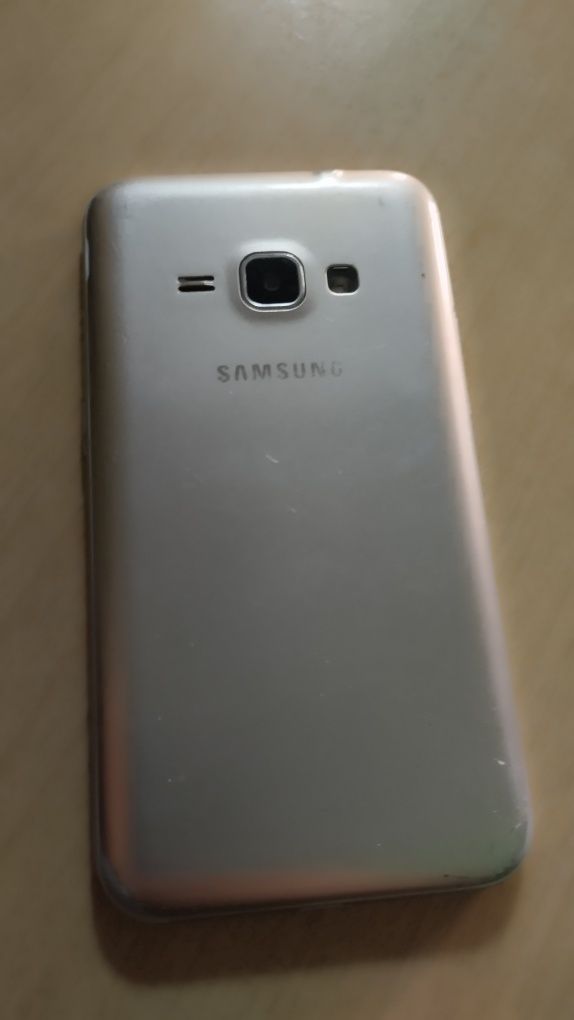 Samsung galaxy J1.6 8 GB