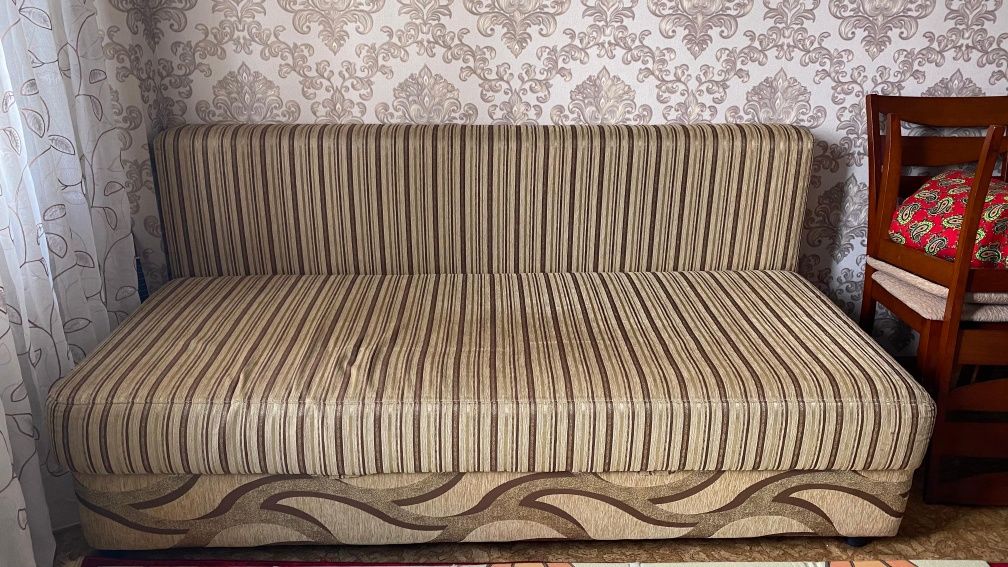 Угловой диван для гостиной