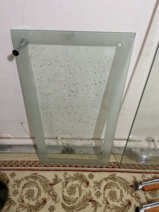 Стеклянный стол для кухня 150*90