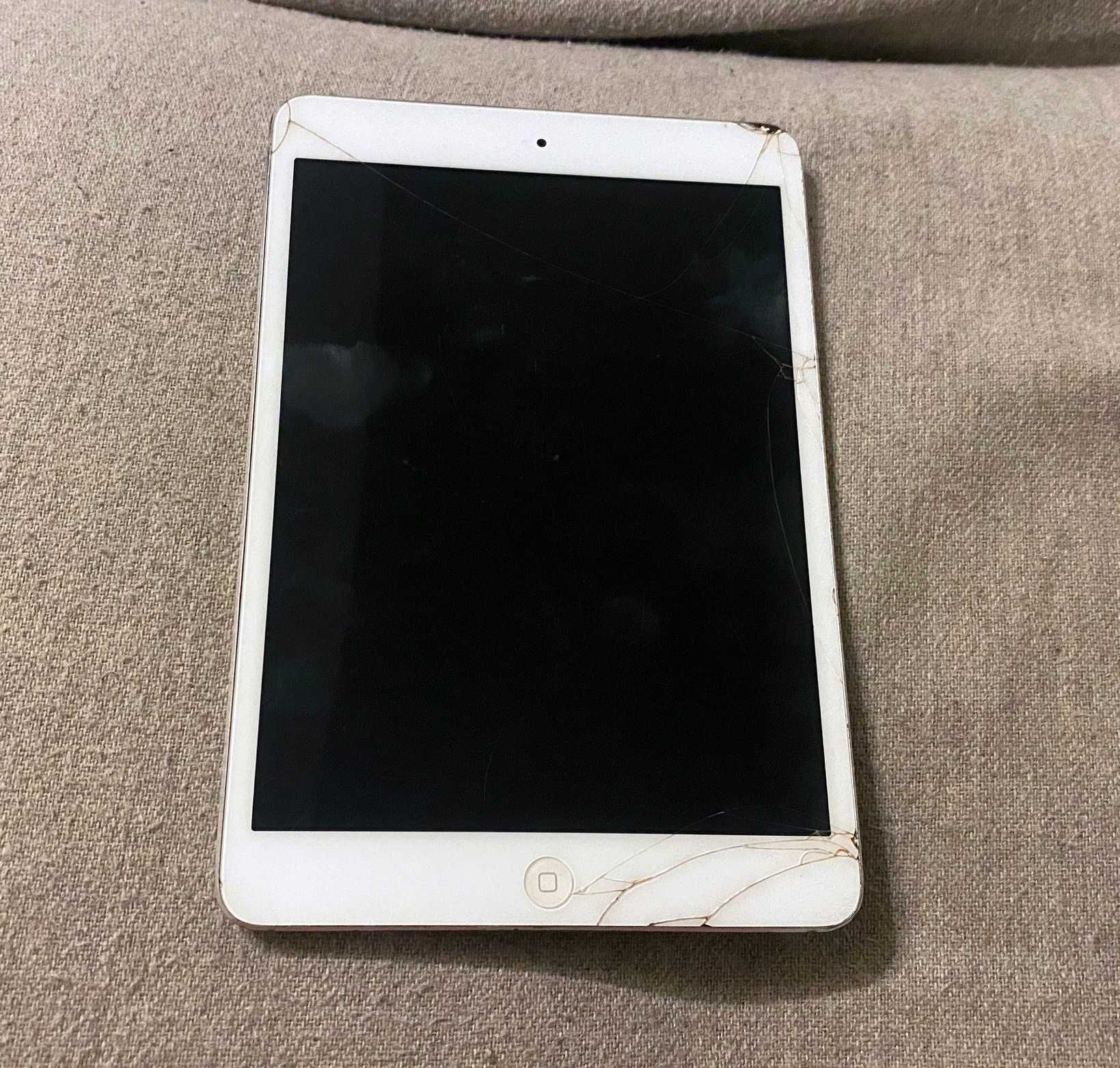 Apple iPad mini Wi-Fi A1432 - nu porneste si sticla fisurata colectie
