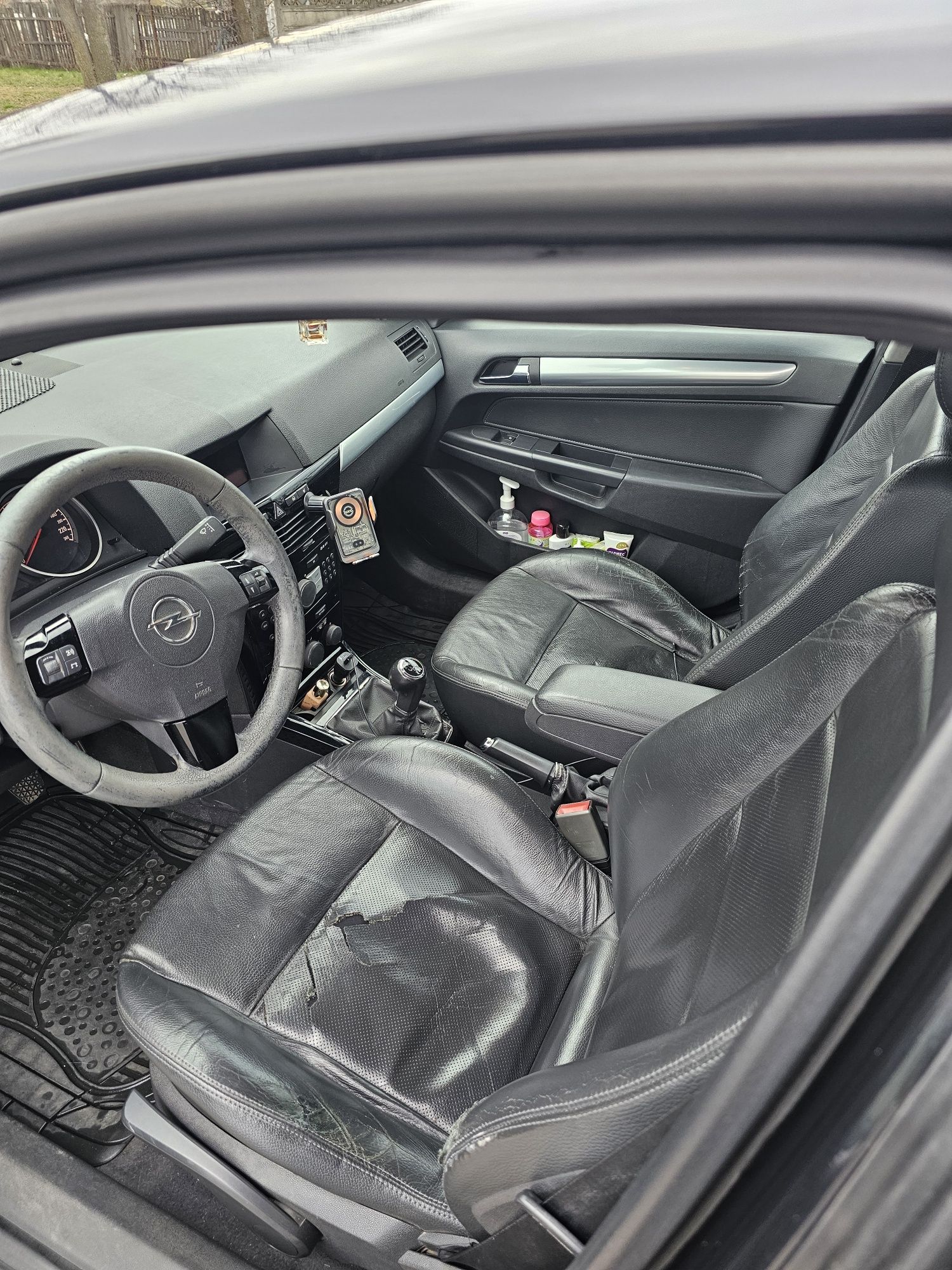 Opel Astra H negru