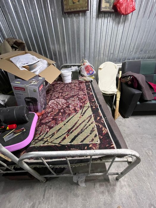 Продам кровать спинка дерево