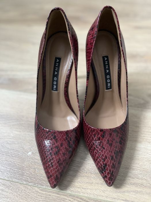 Pantofi superbi de piele , femei , marimea 38 - NOI! ANNA CORI