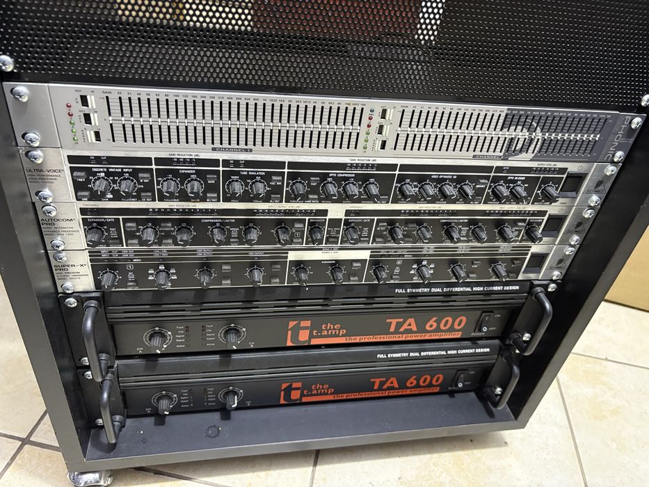 Mixer Behringer, Amplificatoare The T Amp, Crossover, Boxe