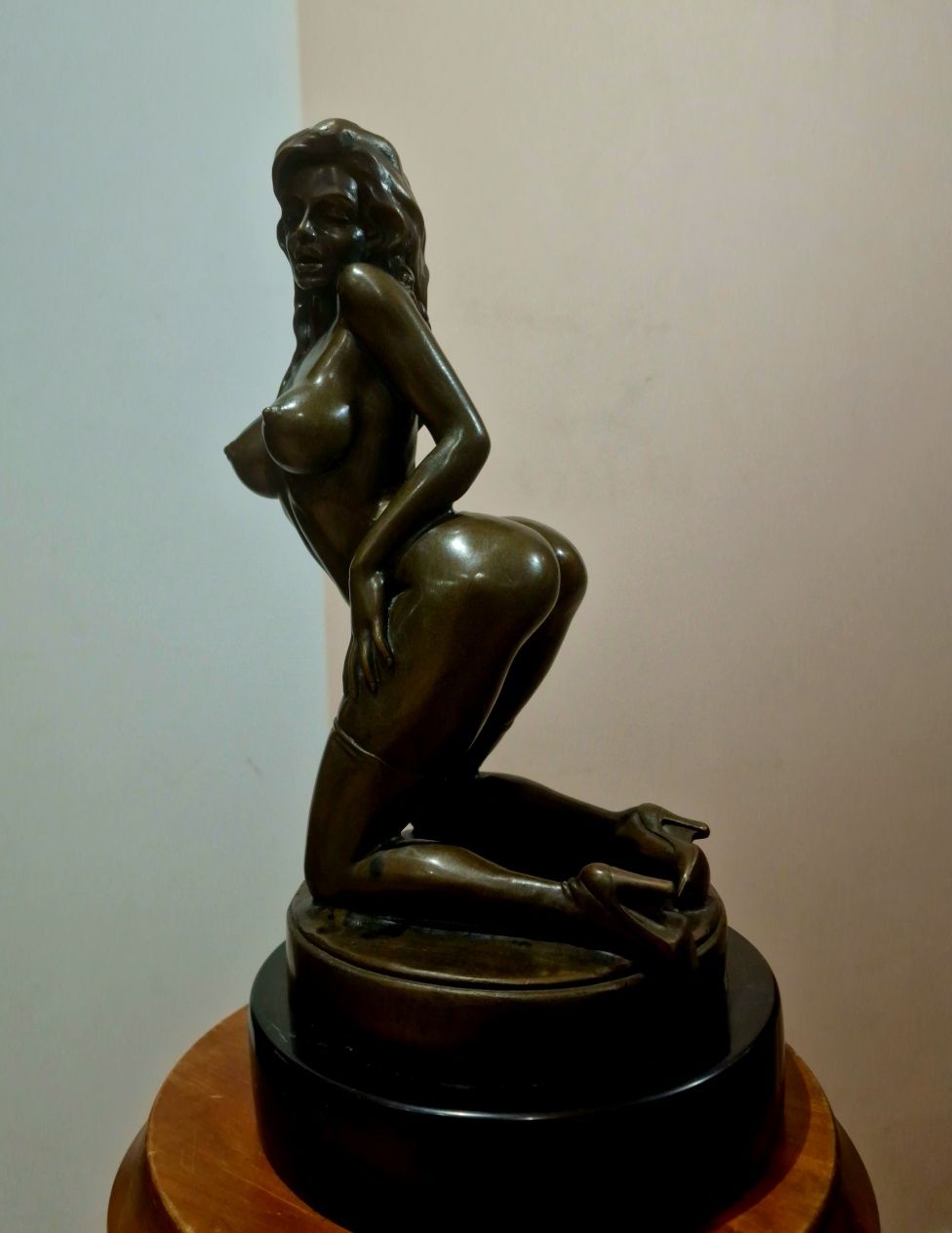 Statueta de bronz Femeie nud