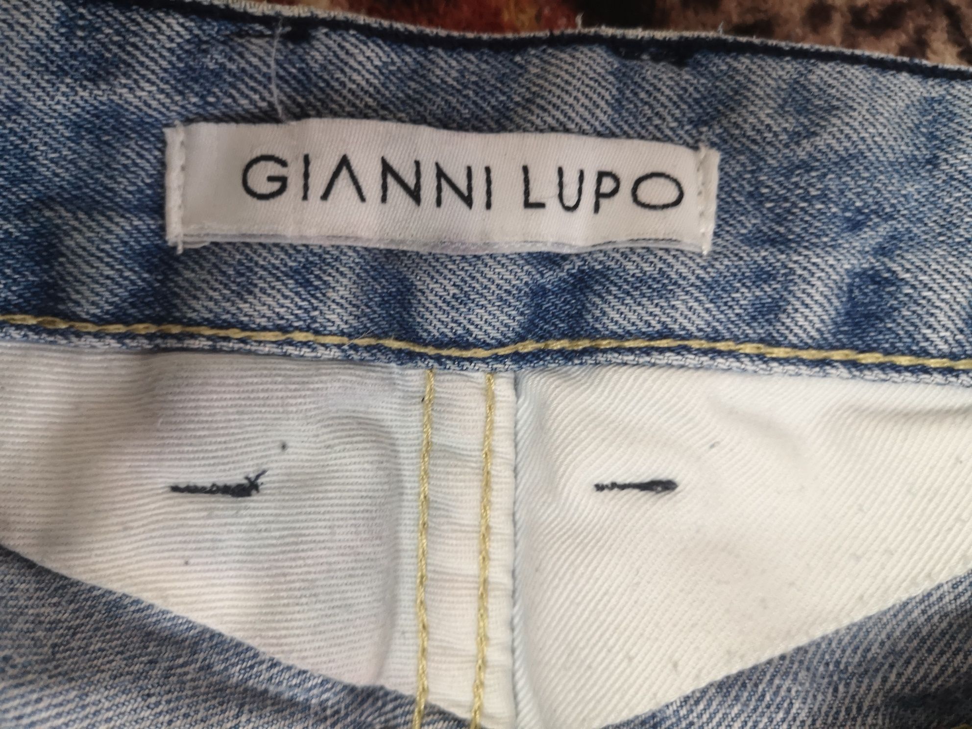 Продам джинсы Gianni lupo.