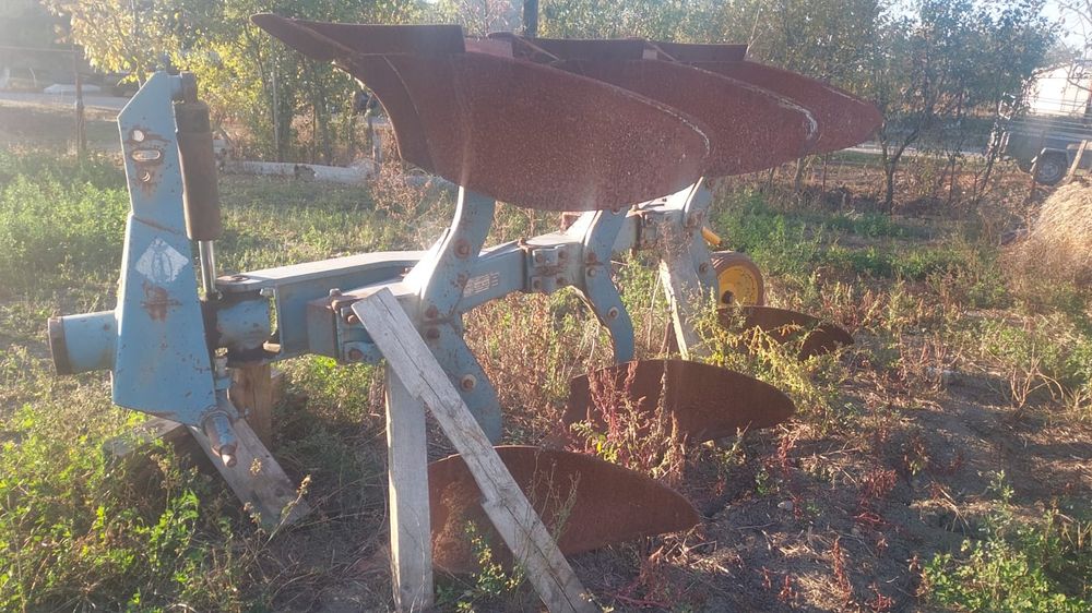 Vand plug Overum cu 3 brazde si trupite stare buna