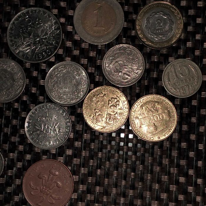 Vând monede vechi străine