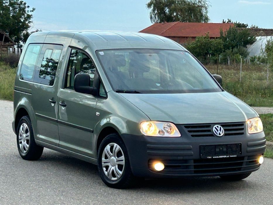 Vw Caddy 2010/1,9/Impecabila/4750€€€/Fara rugina/