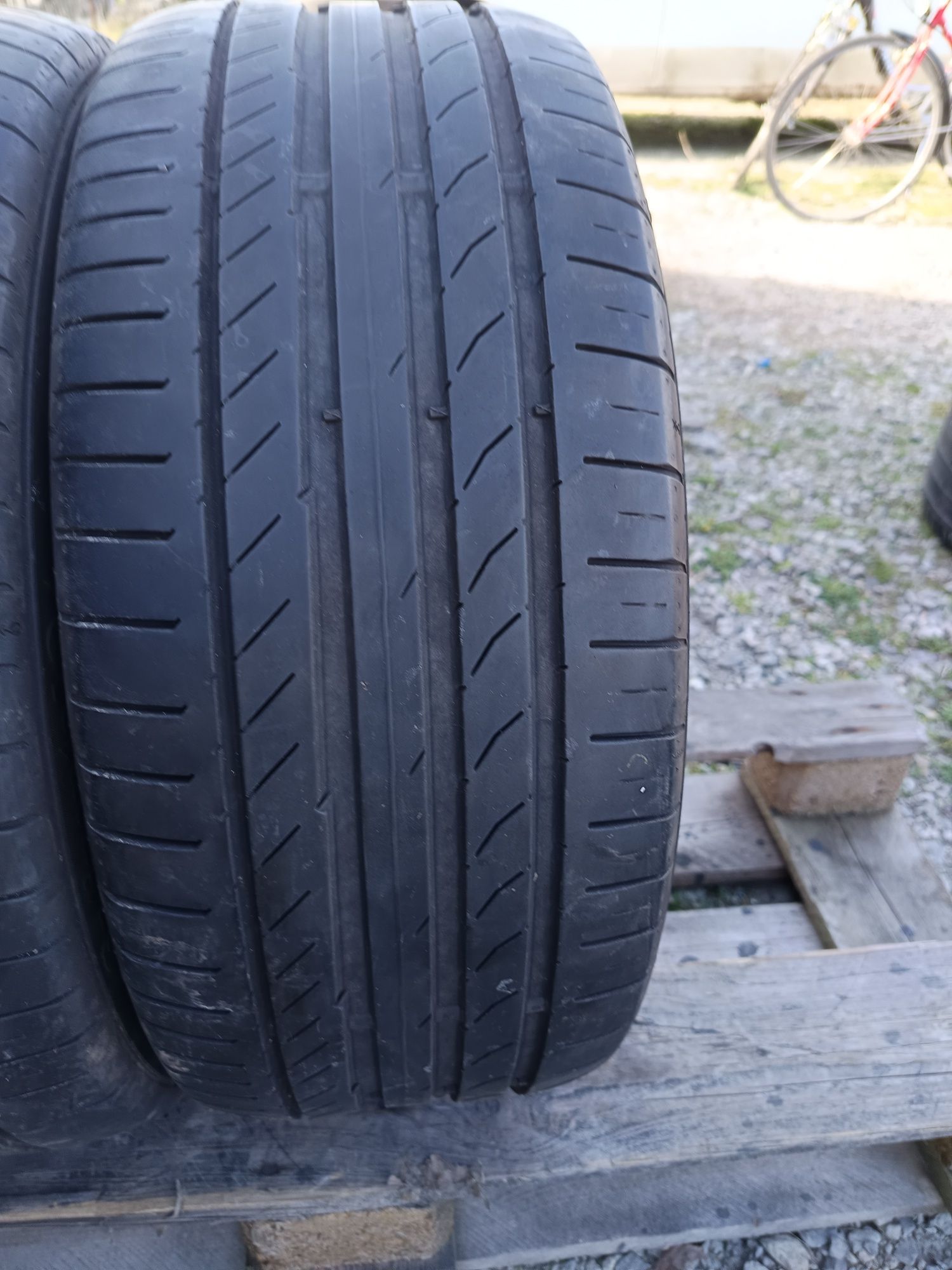 235 45 R 17 W Continental Дот 0420