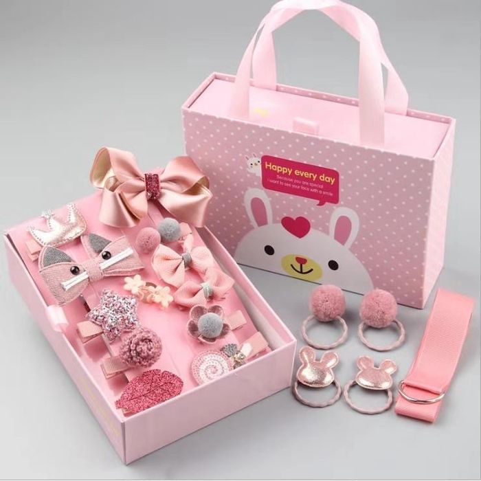 Набор детских заколок и резинок