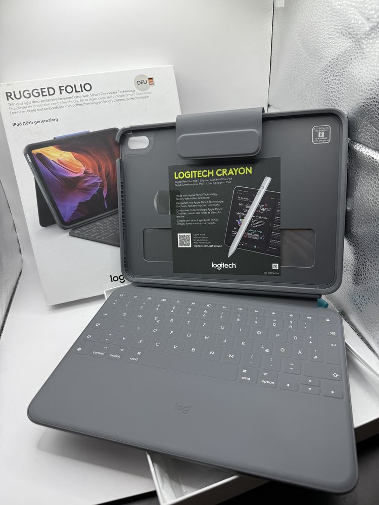 Husa cu tastatura logitech ipad 10 th