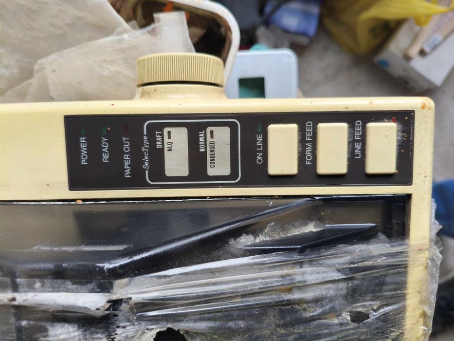 Продавам матричен принтер