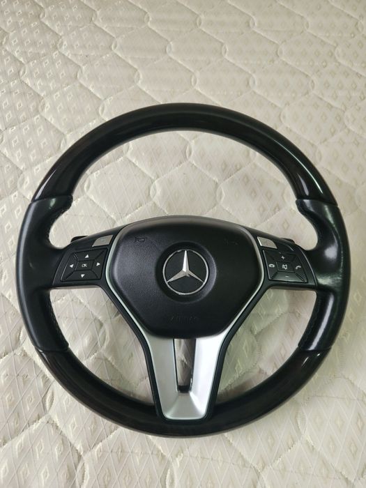 Оригинален волан за Mercedes cls w218