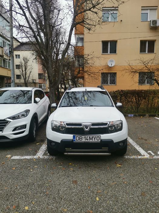 Vând Dacia Duster