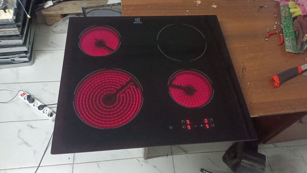 Ремонт электроплит и варочных панелей.