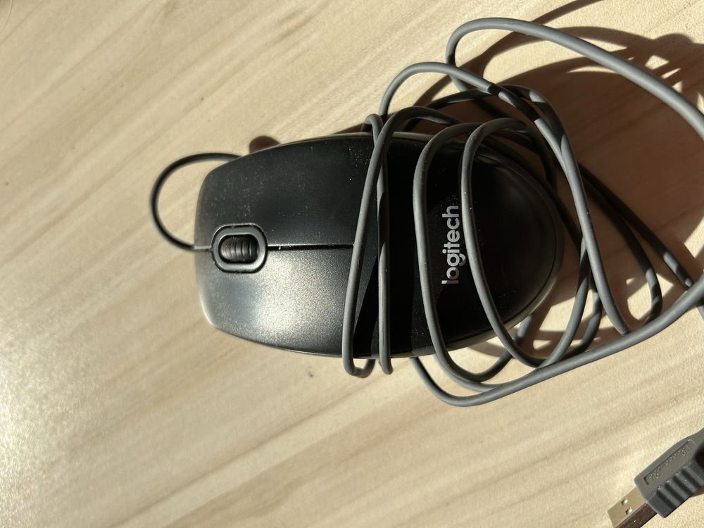 Комплект клавиатура и мишка Logitech