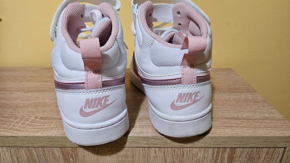 Обувки маратонки Nike