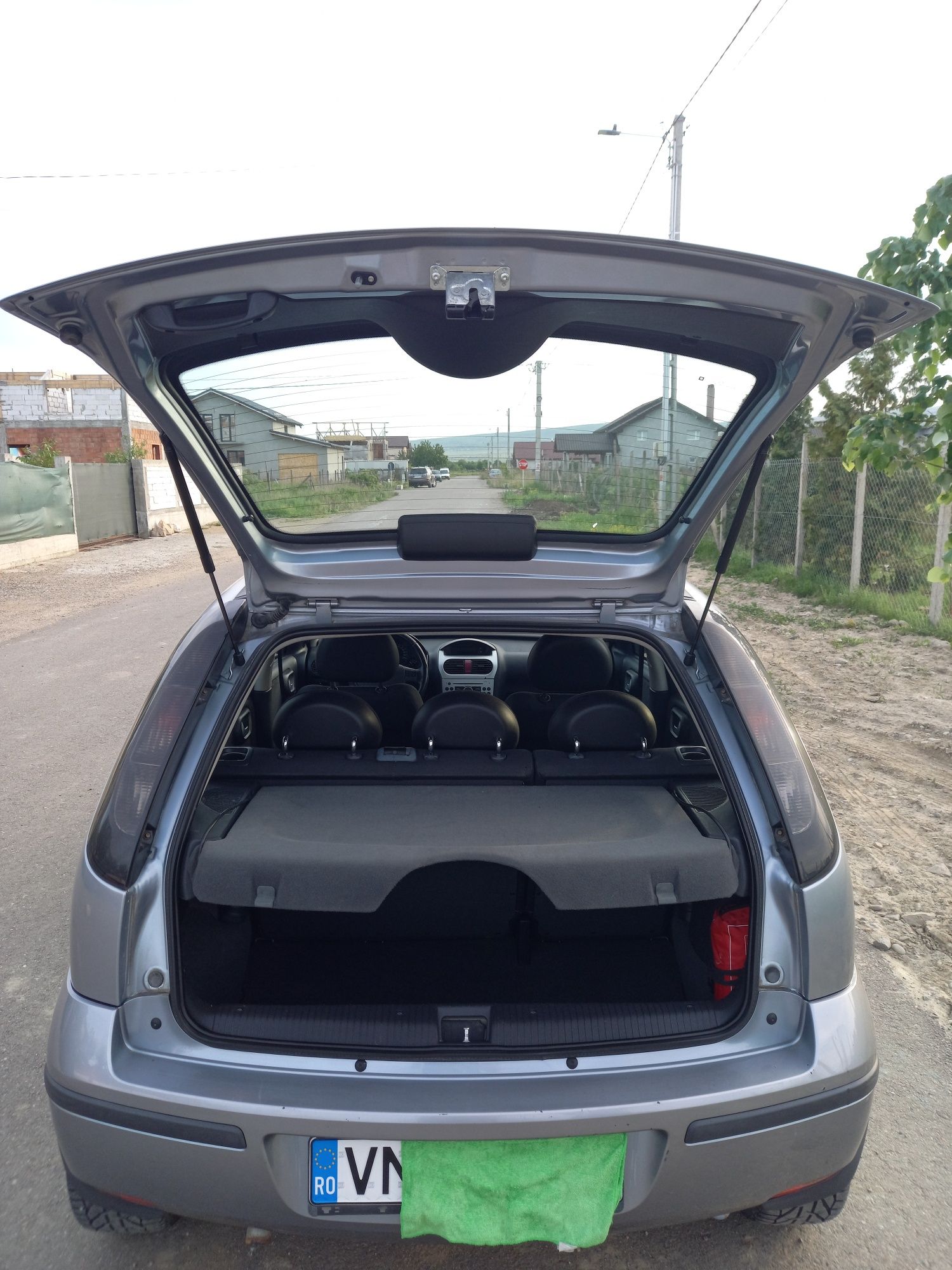 Opel corsa 1.2 benzina