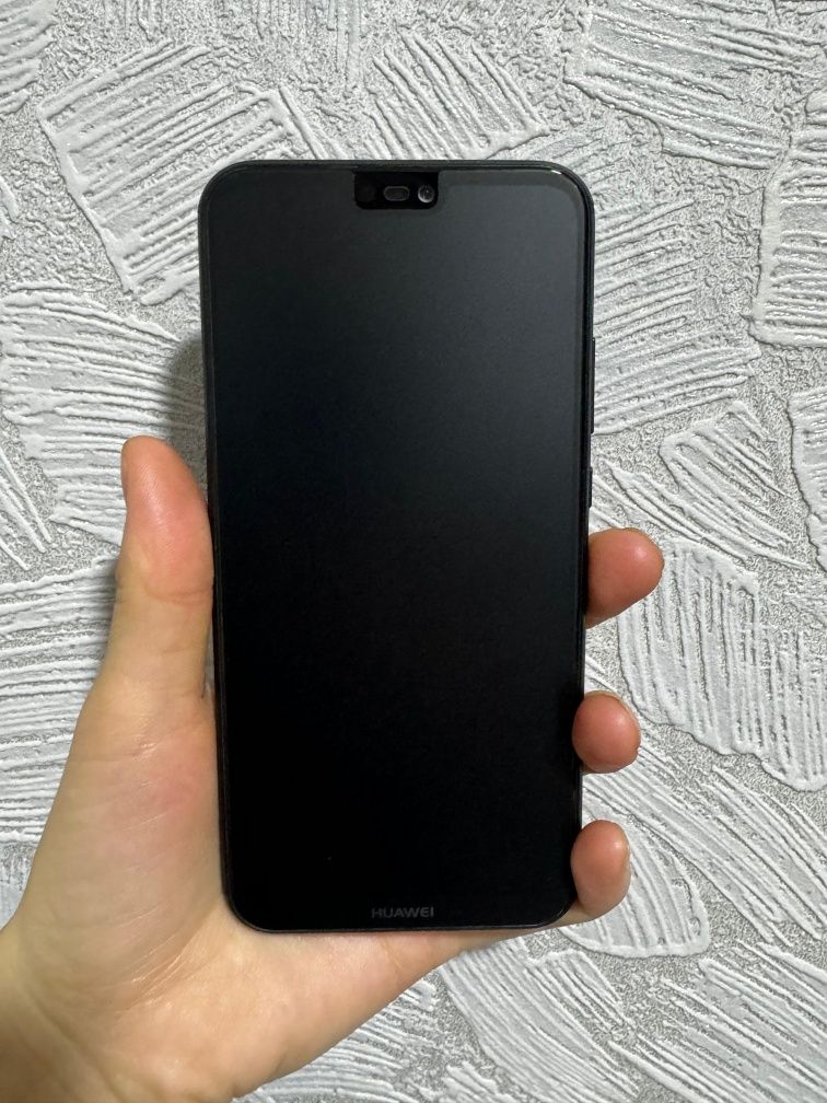 Продаю Huawei P20 lite