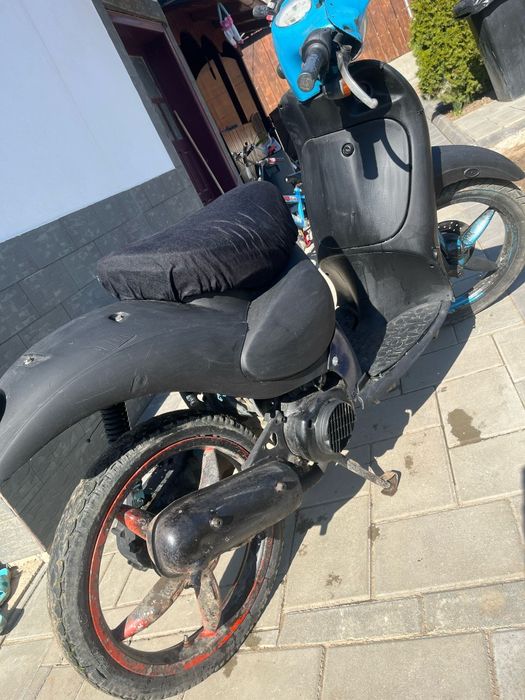 Vând aprilia scarabeo