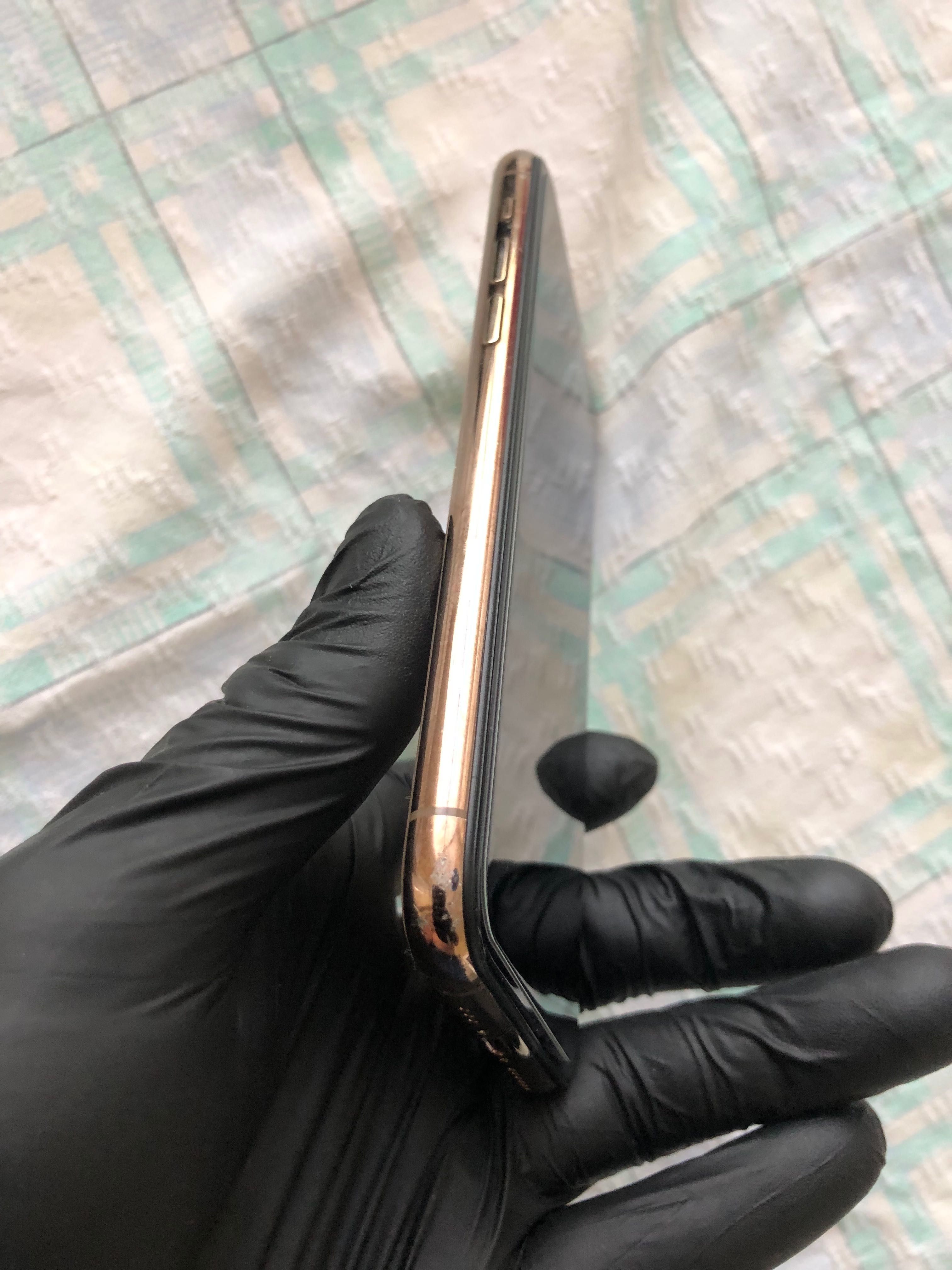 Продавам iPhone 11 Pro Gold 256GB