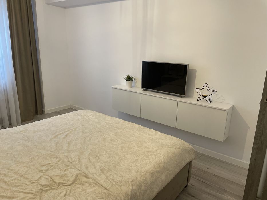 Dulap suspendat, impecabil- 550lei