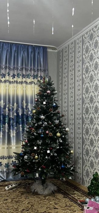 Продам ёлку . Цена 15 000 тенге
