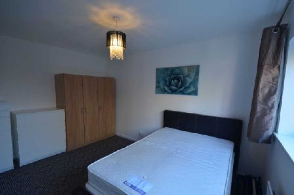 Дава се под наем Двустаен апартамент в София, Център - 65 кв.м за 397.8 € - Снимка #1