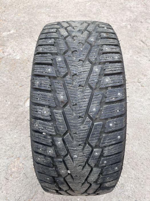 Продам зимние шины почти новые