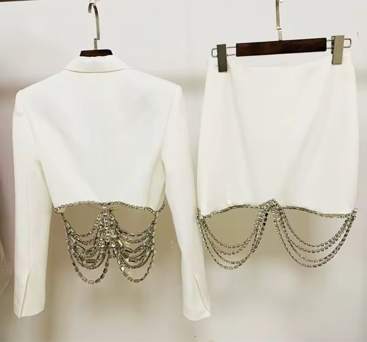 Официален , парти сет в бяло с камъни пола и сако