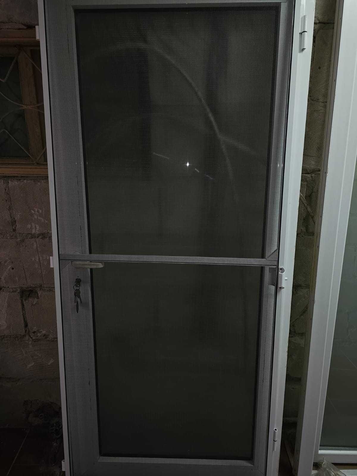 Usa de termopan din aluminiu
