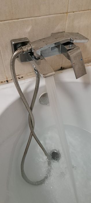 Baterie Nobless pentru cada + suport dush