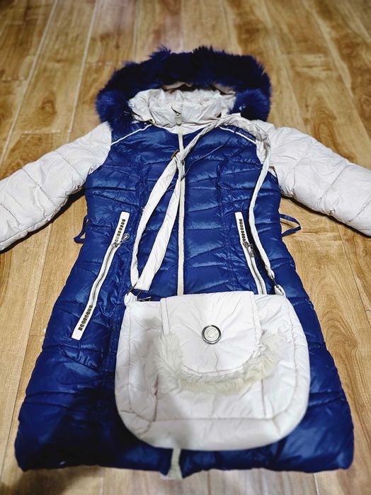 Продам куртку для девочки
