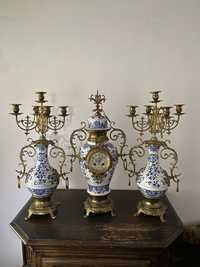 Античен колекционерски часовник с комплект свещници